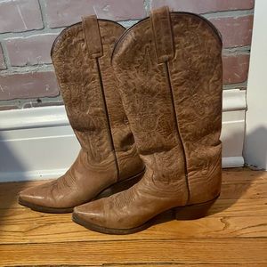 Dan post cowboy boots, good condition